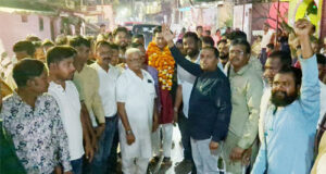 स्टेशन पारा में विधायक देवेन्द्र यादव का जोरदार स्वागत : आसिफ अली