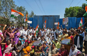 भाजपा राज में नशे की खेती को संरक्षण, कांग्रेस का भाजपा कार्यालय घेराव कर जोरदार प्रदर्शन