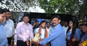 मधुमक्खी पालन से बढ़ेगी किसानों की आमदनी