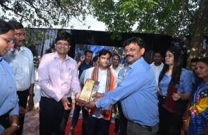 मधुमक्खी पालन से बढ़ेगी किसानों की आमदनी