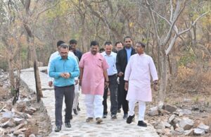 वनमंत्री श्री केदार कश्यप ने ठेमली आईलैंड का किया निरीक्षण