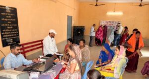 बसंतपुर में महतारी वंदन योजना के लिए लगा ई-केवाईसी शिविर, बड़ी संख्या में उमड़ीं महिलाएं