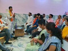 मडोदा पुरैना मंडल भाजपा की बैठक में स्थानीय मुद्दों को मुखरता से उठाने का निर्णय, संगठन कि मजबूती और लाभार्थियों से निरंतर संपर्क में रहने मंडल प्रभारी दिनेश देवांगन ने किया आव्हान
