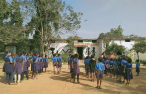 80 विद्यार्थियों का भविष्य एक शिक्षक के भरोसे, आमगांव कु प्राथमिक शाला में पालकों की चिंता बढ़ी