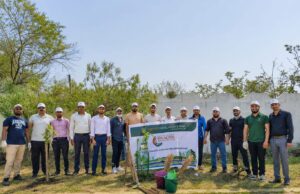 विश्व पर्यावरण दिवस पर उज्जीवन स्मॉल फाइनेंस बैंक ने चलाया वृक्षारोपण एवं स्वच्छता अभियान