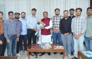 मुख्यमंत्री विष्णुदेव साय ने यूपीएससी प्रारंभिक परीक्षा में सफल ट्राइबल यूथ हॉस्टल के विद्यार्थियों से की मुलाकात