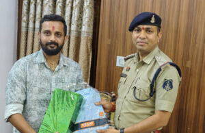 गौ सेवा और रक्तदान में योगदान पर सन्मय श्रीवास्तव बने ‘यातायात पुलिस मित्र’