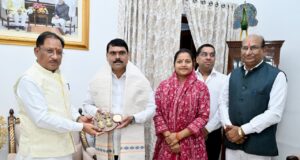 किसान हितैषी नीतियों ने दिलाई छत्तीसगढ़ को नई पहचान : छत्तीसगढ़ के कृषि विकास मॉडल का अध्ययन करने पहुंचा महाराष्ट्र का विधायक दल