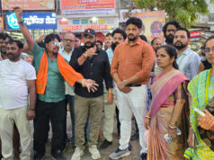 बरसते पानी के बीच फूटा राजपूत समाज का गुस्सा : मानव मंदिर चौक पर फूंका गृह मंत्री का पुतला, फास्ट ट्रैक कोर्ट और बुलडोजर कार्रवाई की मांग