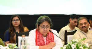 भारत-अमेरिका व्यापार संबंधों के मूल्यांकन पर राज्य शासन के वरिष्ठ अधिकारियों से संसदीय समिति की चर्चा