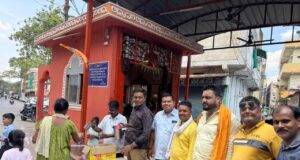 सत्तीचौरा दुर्गा मंदिर में निर्जला एकादशी में महाआरती फलों से सजावट एवं भजन का आयोजन हुआ