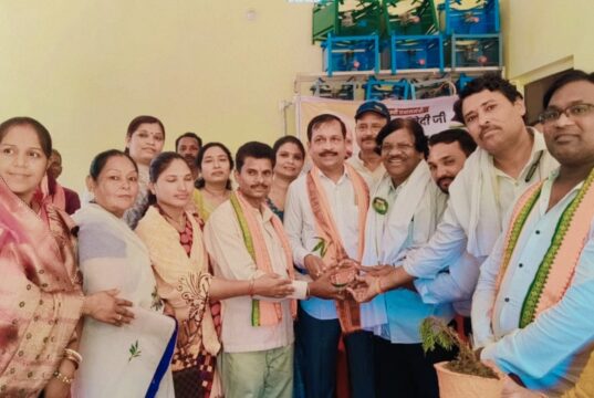 मड़ोदा में भाजपा झुग्गी झोपड़ी प्रकोष्ठ द्वारा ‘मन की बात’ कार्यक्रम का हुआ सामूहिक श्रवण, पद्मश्री राधेश्याम बारले सहित विभिन्न समाजसेवियों का किया गया सम्मान