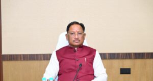 मुख्यमंत्री विष्णुदेव साय ने किया मुख्यमंत्री हेल्पलाइन एवं शिकायत प्रबंधन प्रणाली का अवलोकन