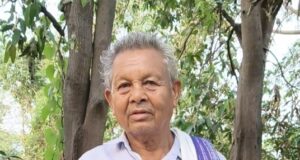 मेड़ पर लगाए थे कुछ पौधे… आज हर साल 2.5 लाख की कमाई : रायगढ़ के किसान अरुण सॉ ने अनानास की खेती से बदली तकदीर, बने प्रेरणा स्रोत