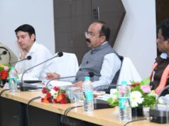 उप मुख्यमंत्री श्री अरुण साव ने स्वच्छता दीदियों के नियमित स्वास्थ्य जांच और सुरक्षा किट प्रदान करने के दिए निर्देश