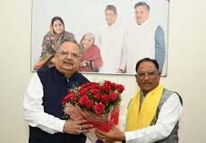 मुख्यमंत्री श्री विष्णु देव साय ने विधानसभा अध्यक्ष डॉ. रमन सिंह को वैवाहिक वर्षगांठ पर दी बधाई