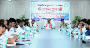 अंतिम व्यक्ति तक पहुंचे योजनाओं का लाभ, अधिकारी फील्ड में दिखाएं ज्यादा सक्रियता : श्री अरुण साव