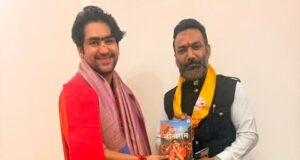 वीरेन्द्र सिंह तोमर से बागेश्वर धाम सरकार ने कहा : छत्तीसगढ़िया सबले बढिया !!