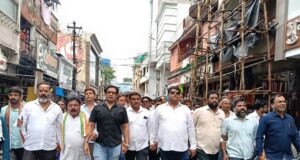 राहुल गांधी व मल्लिकार्जुन खड़गे की गिरफ्तारी के विरोध में कांग्रेस का प्रदर्शन, प्रधानमंत्री का पुतला फूंका