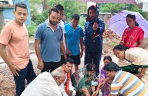 डॉ. श्यामा मुखर्जी जी की 125वीं जयंती पर भाजपा झुग्गी-झोपड़ी प्रकोष्ठ ने प्रधानमंत्री आवास परिसर में छायादार एवं फलदार पौधे लगाकर लिया संकल्प