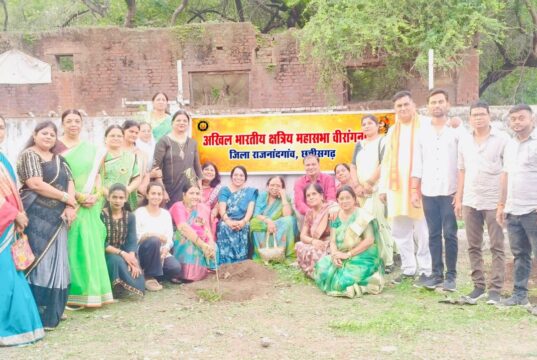 हरियाली का संकल्प : वीरांगना संगठन ने लगाए छायादार और फलदार पौधे