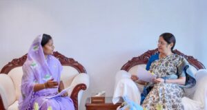 केंद्रीय महिला एवं बाल विकास मंत्री श्रीमती अन्नपूर्णा देवी से महिला एवं बाल विकास मंत्री श्रीमती लक्ष्मी राजवाड़े ने की सौजन्य भेंट