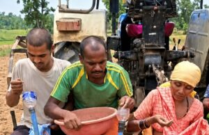 कृषि विभाग के सहयोग से कम लागत में आधुनिक बुवाई का सफल मॉडल बना किसानों के लिए प्रेरणा