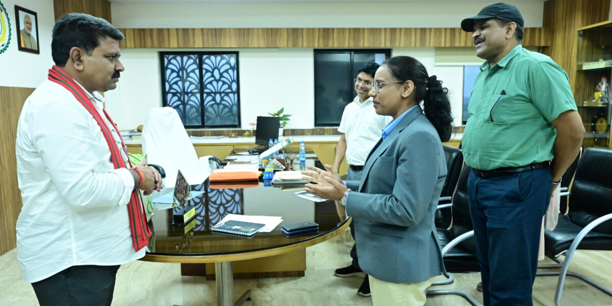 उप मुख्यमंत्री विजय शर्मा ने राष्ट्रपति भवन से आमंत्रण मिलने पर रेणुका गोस्वामी को दी बधाई