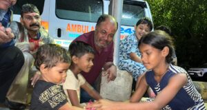 राखी में खुशियों की मिठास जरूरतमंदों को राखी मिष्ठान वितरण
