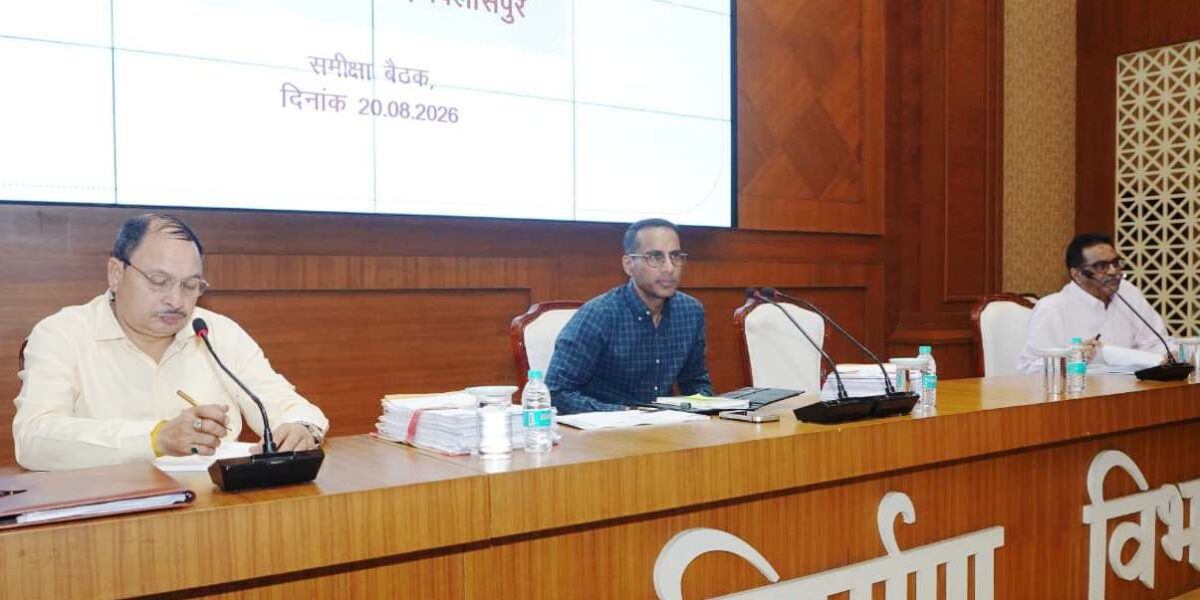 लोक निर्माण विभाग के सचिव ने निर्माण कार्यों में तेजी लाने, गुणवत्ता एवं समय-सीमा का विशेष ध्यान रखने के दिए निर्देश