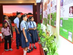 विद्यार्थियों ने देखी स्वतंत्रता संग्राम सेनानियों और ‘वंदे मातरम’ पर आधारित छायाचित्र प्रदर्शनी